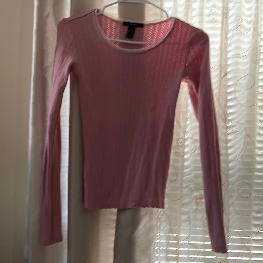 Adorable long sleeve top with lace trim